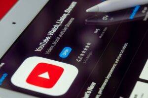 turn youtube video into blog post